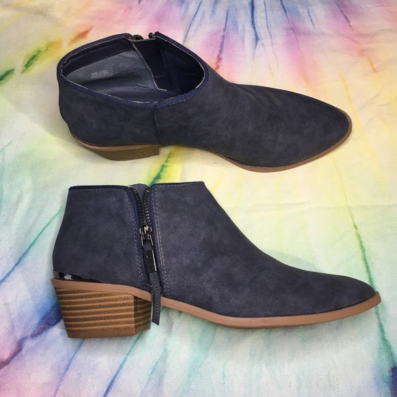 Simply Vera Ankle Booties - Picture 5 of 8